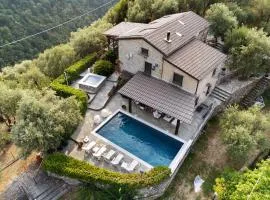 Villa Daphne Pool And Jacuzzi