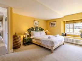 Stunning 5-bed Countryside Home by Renzo Free Parking Stunning Location