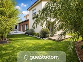 Les Gâtines - Jardin privé & parking