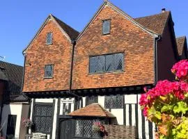 Taylour House - Edenbridge, sleeps 10, historic, unique yet modern