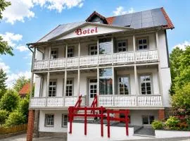 Haus Liva - by Le petit Palais