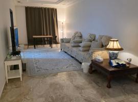 Khiran City، فندق في ونامي