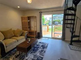 Cozy 2BR Near Downtown Auburn Stay Cool with Air Conditioning