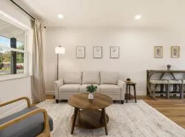 Modern 4BR Retreat | Near Lakeland & Legoland