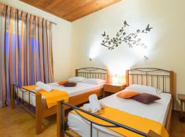 Stefanos Studios, hotel with parking in Kerion