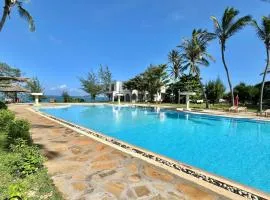 Stylish 2BR Mtwapa Beach Villas with pool &Parking