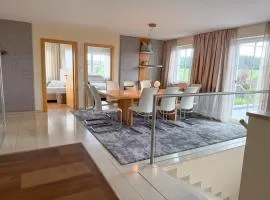 "SONNTAGSGLÜCK" - Premium Apartments Seekirchen, ruhiges Feriendomizil im Grünen, gemeinsamer Poolarea