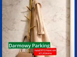APARTAMENT W CENTRUM-w pobliżu PIOTRKOWSKIEJ-TARGÓW Expo-Hopa-Lupa-ATLAS ARENY- Nowo WYREMONTOWANY-Na wyłączność-wyposażony-Parter-PARKING DARMOWY własny pod własnym Oknem-Doskonała lokalizacja-Bez SĄSIADÓW! Wygoda i PRYWATNOŚĆ!