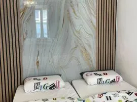 Calaisis room bed