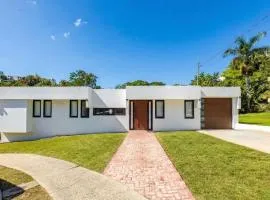 Executive Home by Housmigo Rentals in Mayaguez