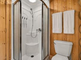 Fiddler Lake Resort - Bear 25: Mille-Isles şehrinde bir otel