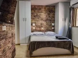 Studio with Terrace & Free Parking