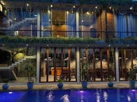 Paris Garden Resort