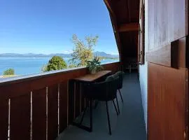 Ferienwohnung am Chiemsee mit traumhaftem Seeblick, Balkon und Garage