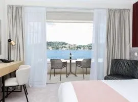 Hotel M