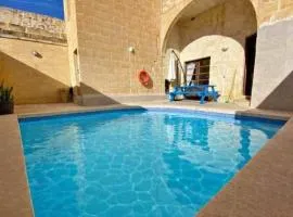Peacefull Farmhouse Retreat 1