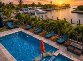 Oceanfront 5BR+ Bonus Room•75’ Dock •Pool-Spa •Kids area •Walk to Sombrero Beach