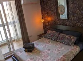 Airport Accommodation Bedroom with your own private Bathroom Self Check In and Self Check Out Air-condition Included