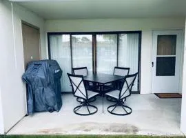 #13 Condo near large pool-Gorge shuttle-book separately