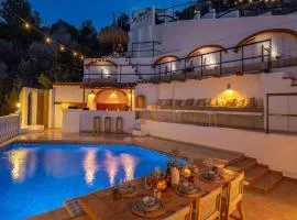 Beautiful villa with pool and stunning view