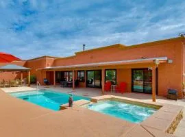 2 Mi to Lake Havasu! Mtn-View Poolside Paradise