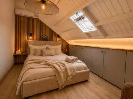 Ocean Eleven Boutique Stay - Cozy Skylight Loft
