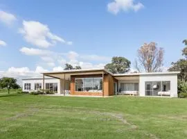 Busselton Hithergreen - Luxe Farm Stay near Beaches