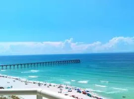 Peaceful home with fenced yard - 1 block from the water & Navarre Beach Park