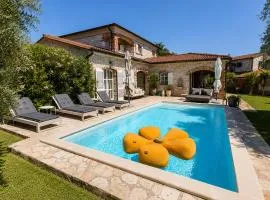 Villa Novel