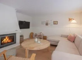 4 Bedroom Awesome Home In Pandrup