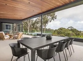 Windsong - Sleek Bushland Haven near Yallingup Beach