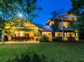 The Willows - A Lush Beachside Retreat for Families