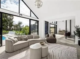 Ember and Aqua - Luxury Barnhouse on the Golf Course