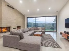 Lake View - Contemporary Comforts meets Nature