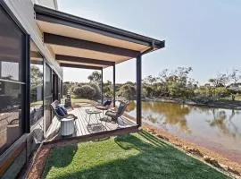 Lang Chalet - Vineyard Bliss on the Waterfront
