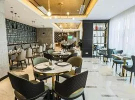 Magnotel Tongxiang Shimao Center