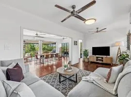 Tropica Oasis - Elevated Seaside Living with Pool