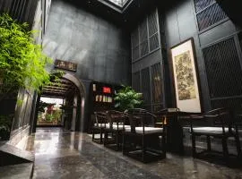 Golden Well Manor-A Pingyao Heritage Hotel