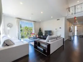 Spacious 4-Bedroom Family Home in Long Bay