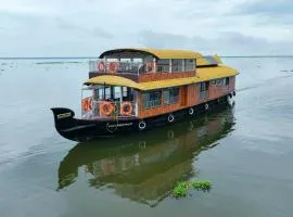Aqua Castle Houseboat - by Aqua Jumbo Houseboats