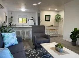 Ocean Breezes with Leafy View with Wi-fi