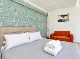 Riviera Escape - Stylish 1BR Near the Sea by ΜΡS