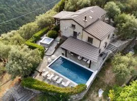 Villa Daphne Pool And Jacuzzi