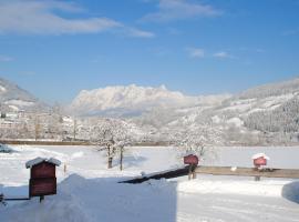 Familien-Bauernhof Neumoar, hotel i Sankt Johann im Pongau