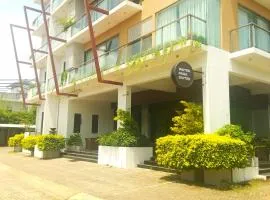 Water Park Suites