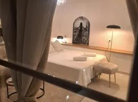 Luni Studio Apartment with garden