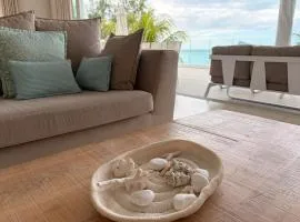 Beachfront Penthouse - Panoramic Ocean View