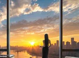 Vista High-Rise River View Hotel (Jiefangbei Area/Hong Ya Dong)