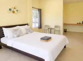Koniix Garden Cottage Ko Sichang
