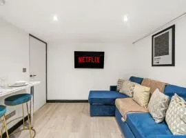 Cosy Castleford Stay